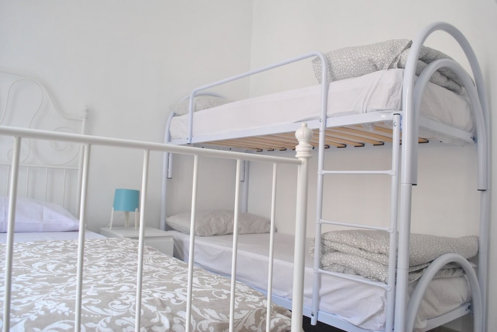 Фото Sunrise Hostel & Rooms