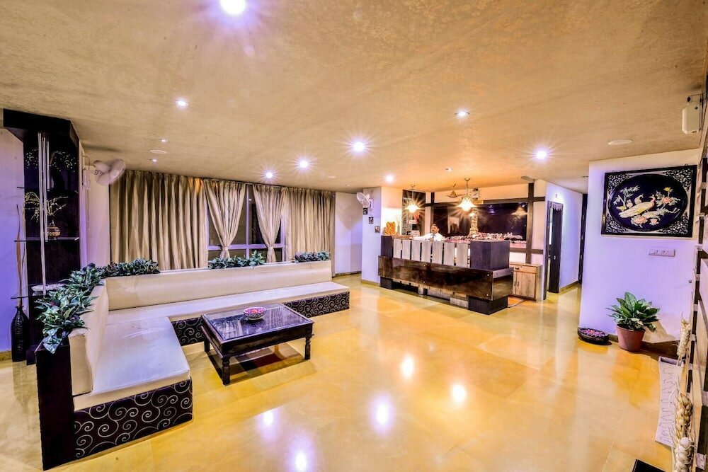 Фото Raghu Mahal Hotel