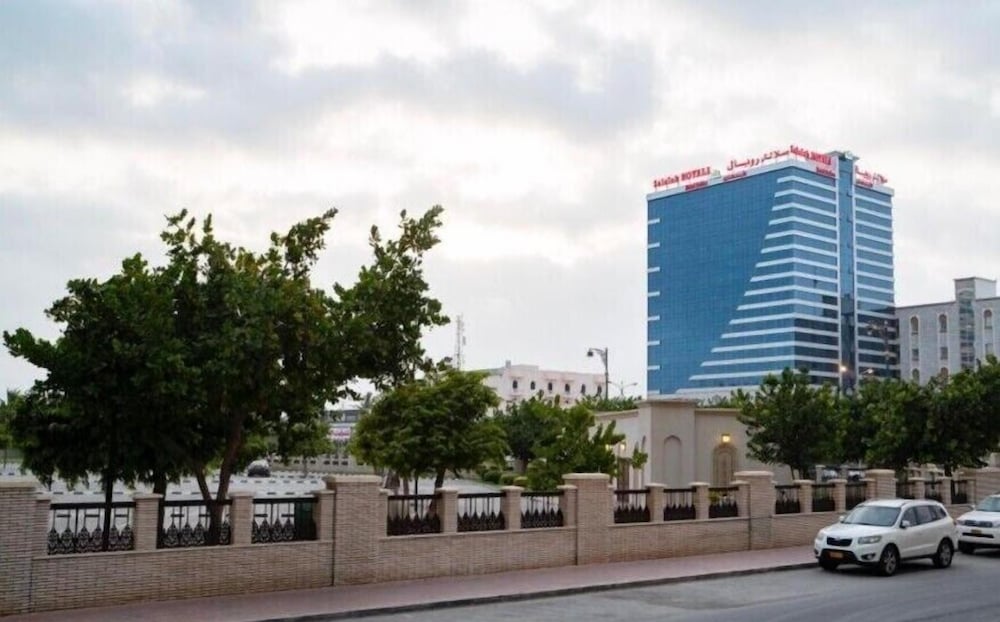 Фото отеля 1