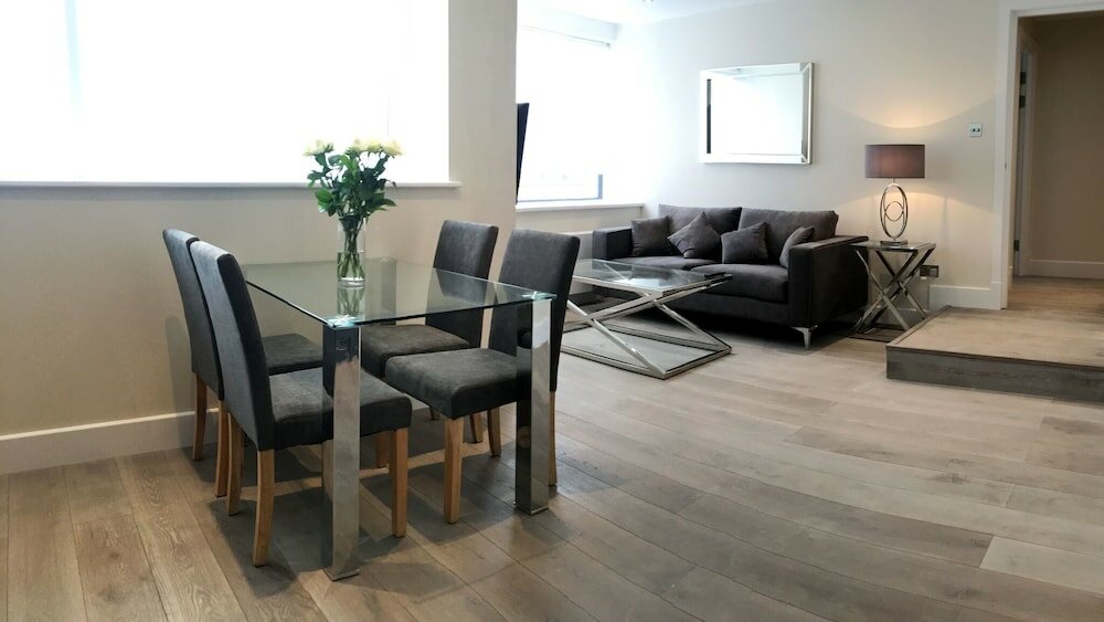 Фото The Glasshouse Apartments