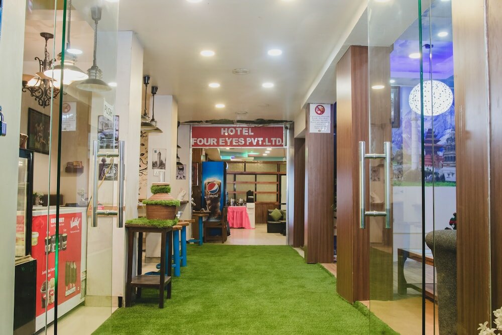 Фото Hotel Four Eyes