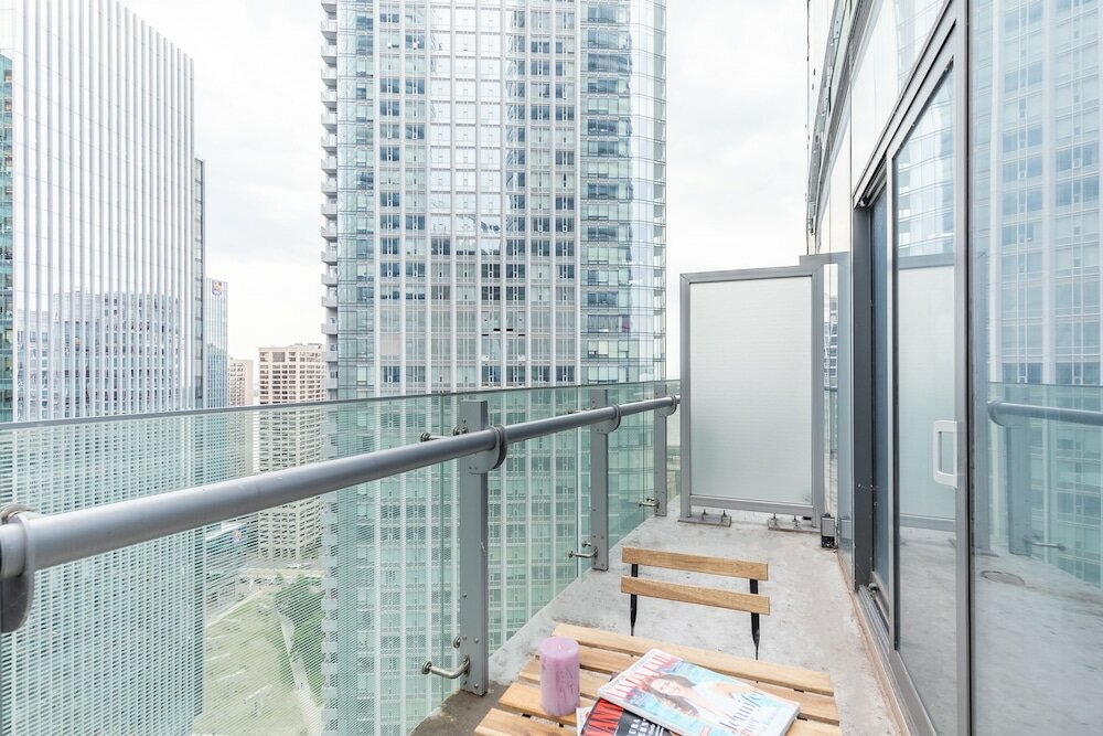 Фото Skytrees Condos at Union Station