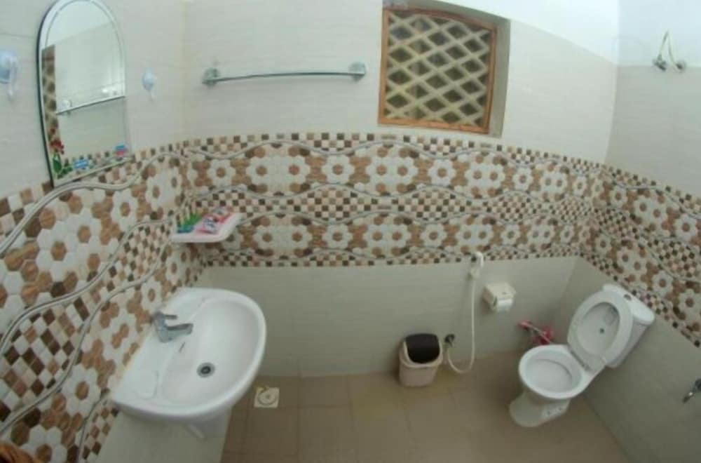 Фото M R Beach & Cottages