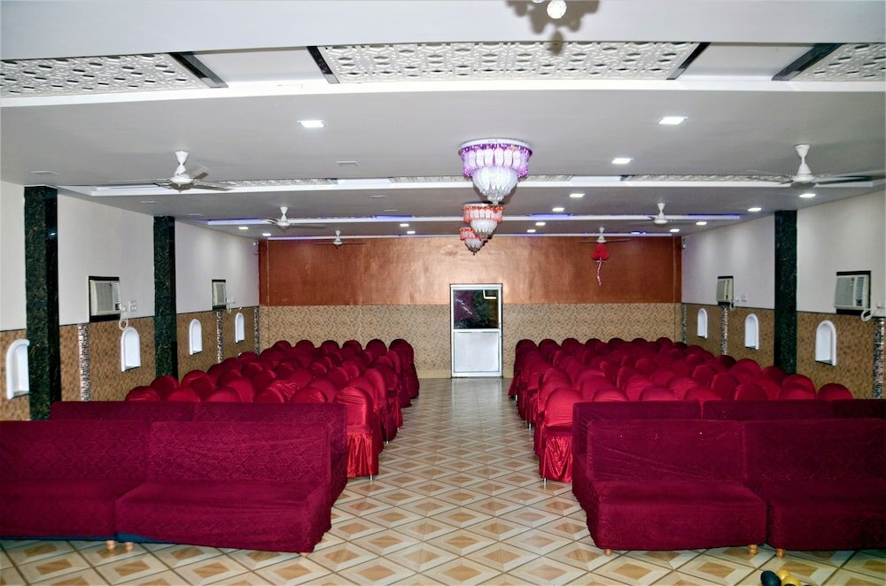 Фото Hotel Pradeep Palace
