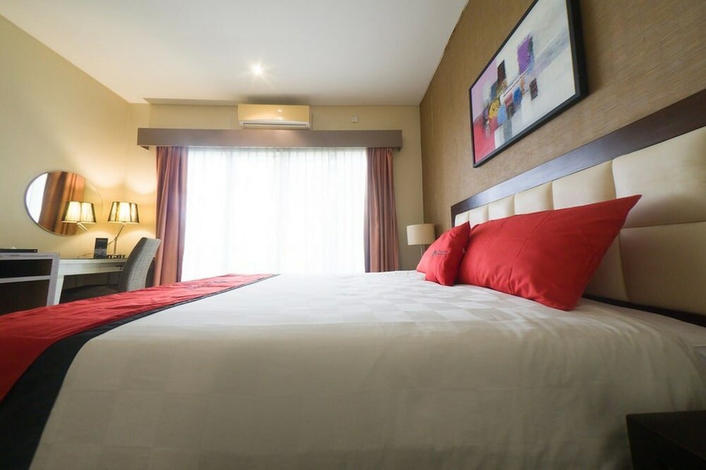 Фото RedDoorz Plus near Universitas Negeri Makassar 2