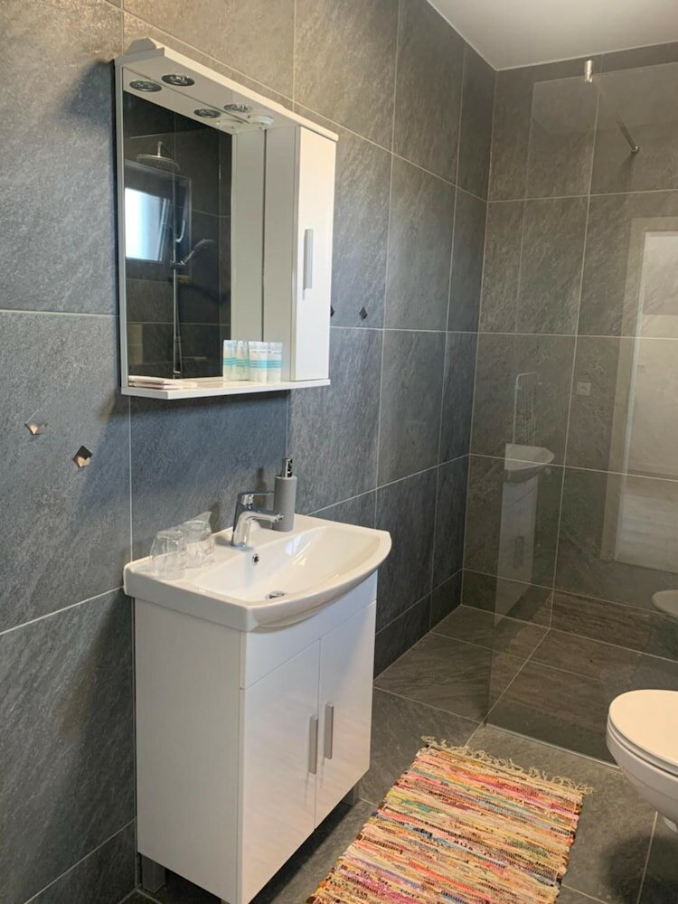 Фото Filipovic rent a car & apartments