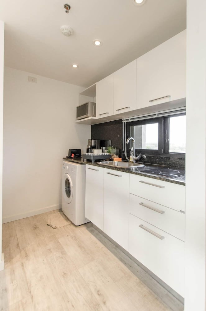 Фото Lovely Business Loft Pool BBQ & Views