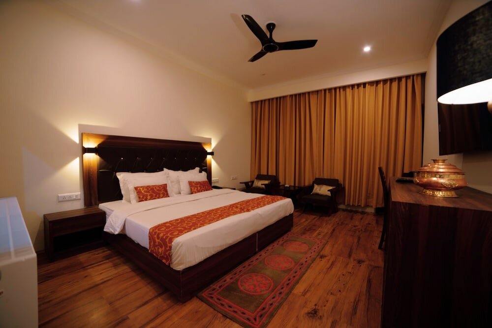 Фото Hotel Leh Plaza