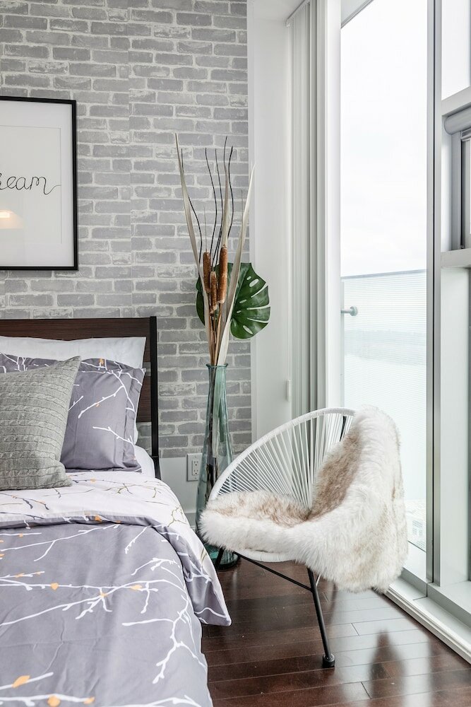 Фото Skytrees Condos at Union Station