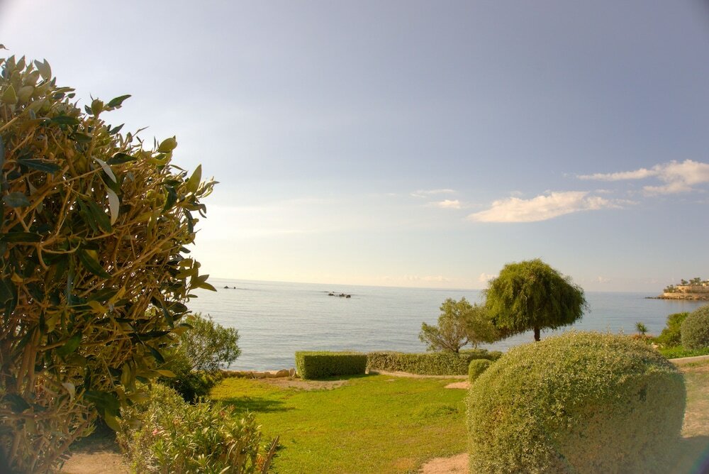 Фото Beachfront Azura Sunrise