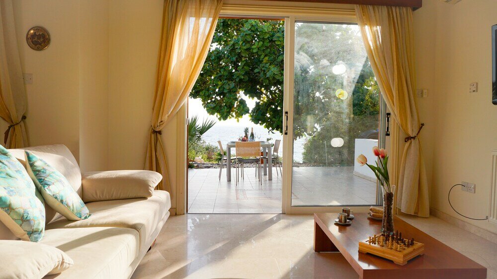 Фото Beachfront Azura Sunrise