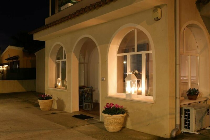 Гостиница Avion B&b