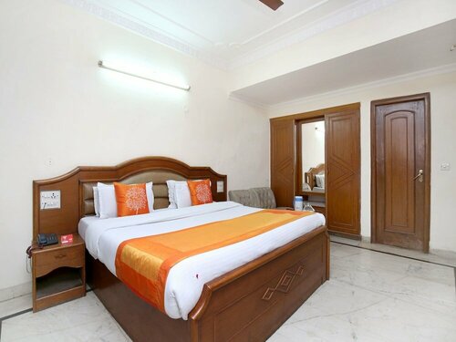 Oyo 11371 Hotel M And V