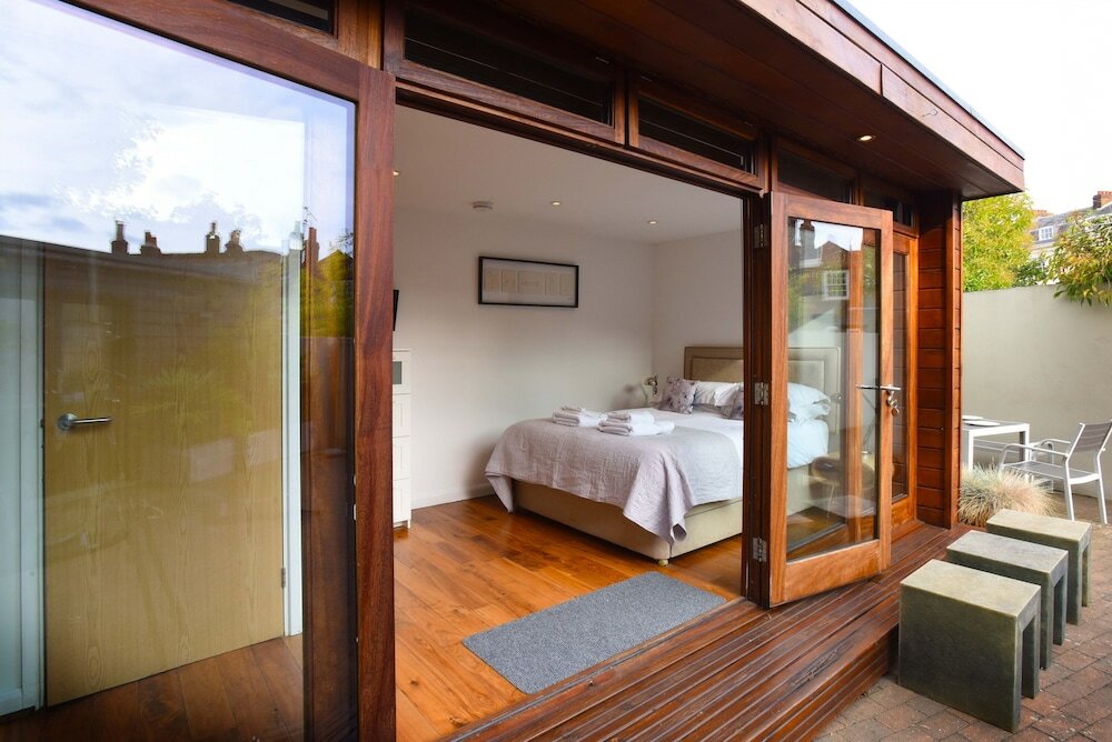 Фото Cedar House at The Old Fire Station