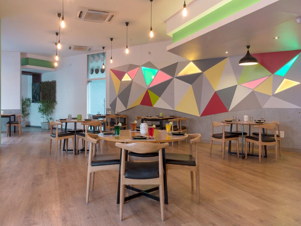 Фото Oyo Townhouse 022 Koregaon Park Pune