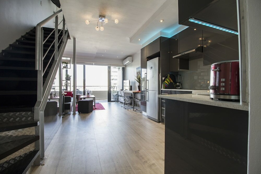 Фото Trendy 1-br City Center Apt