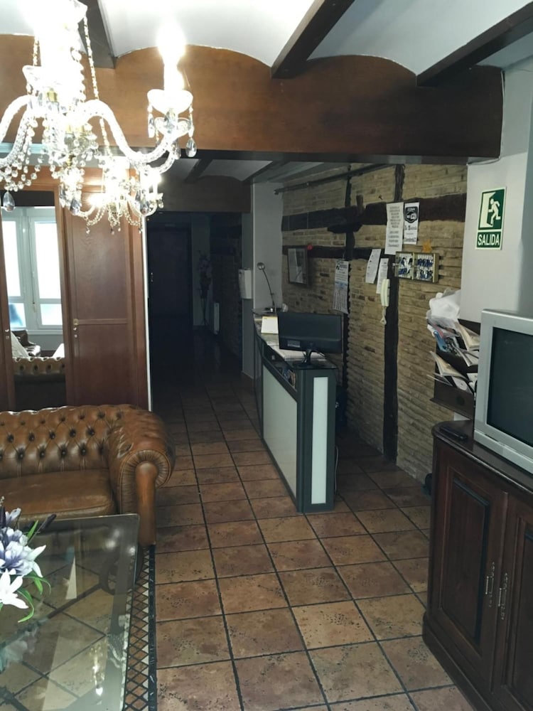Фото Pensión La Bilbaina - Albergue Logroño