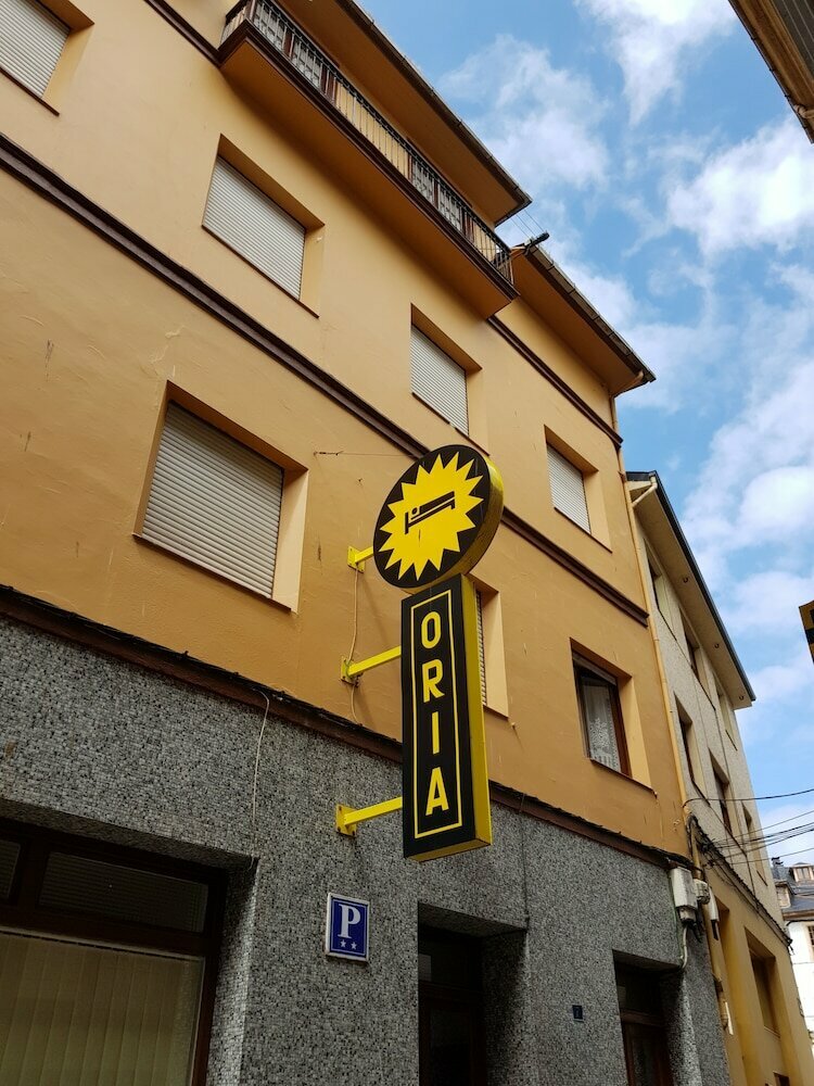 Hotel Room in Lodge - Double and single room - Pension Oria 4, Principality of Asturias, photo