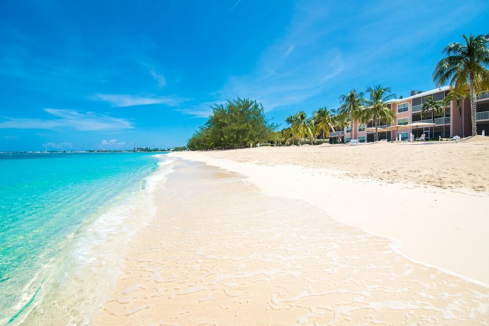 Фото The Colonial Club, Oceanfront Condos