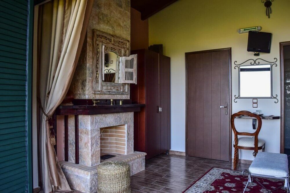 Фото Vathyskia Guesthouse