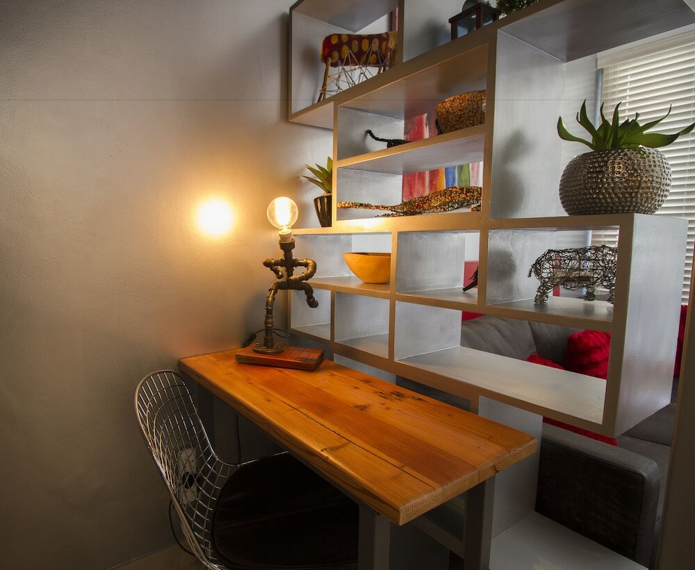 Фото Trendy 1-br City Center Apt