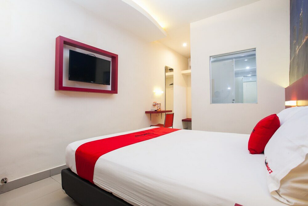 Фото RedDoorz near Hawaii Water Park