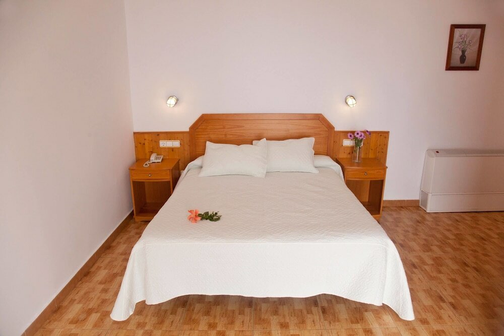 Фото Hostal Mar de Frente