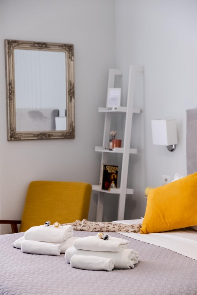 Фото Eighty Four Luxury Rooms