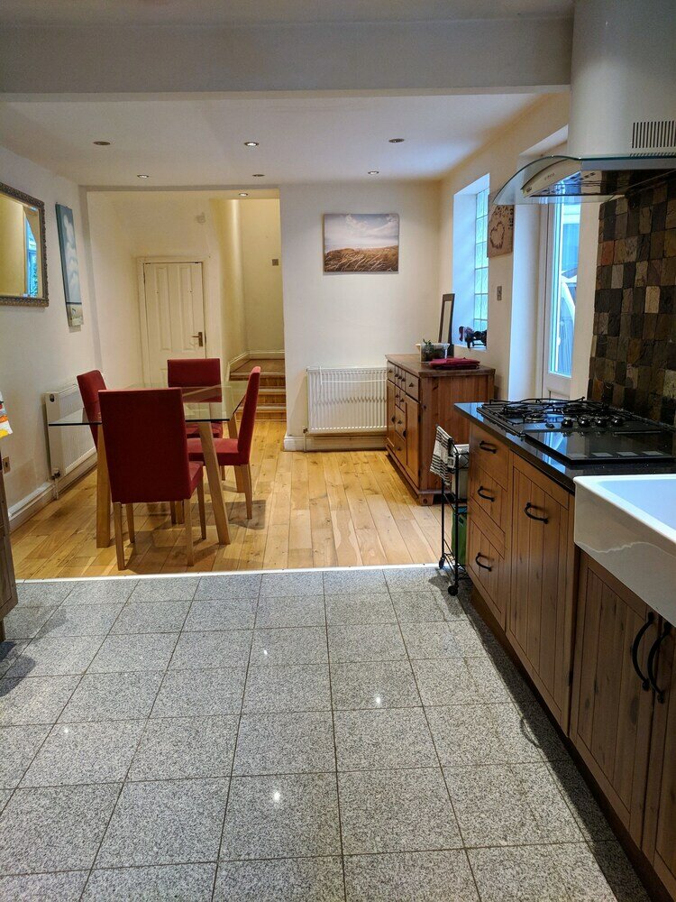 Фото Highbury House Apartment