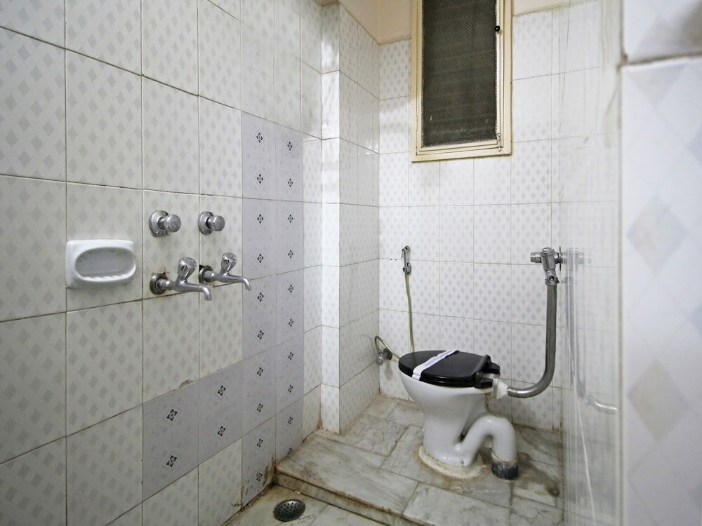 Фото Oyo 10400 Hotel The Ambassador