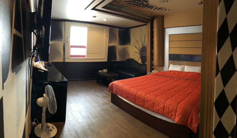 Фото Public Hotel