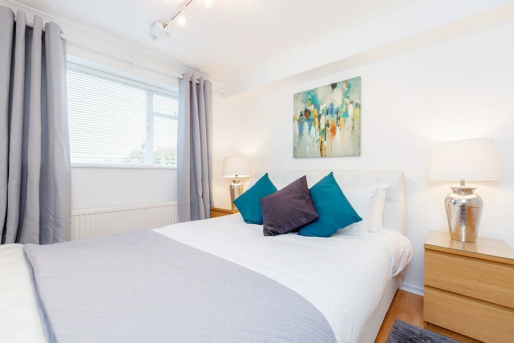 Фото Holland Park Heights by BaseToGo