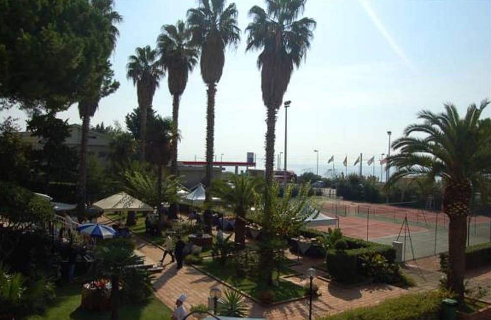 Фото Belvedere Club Hotel