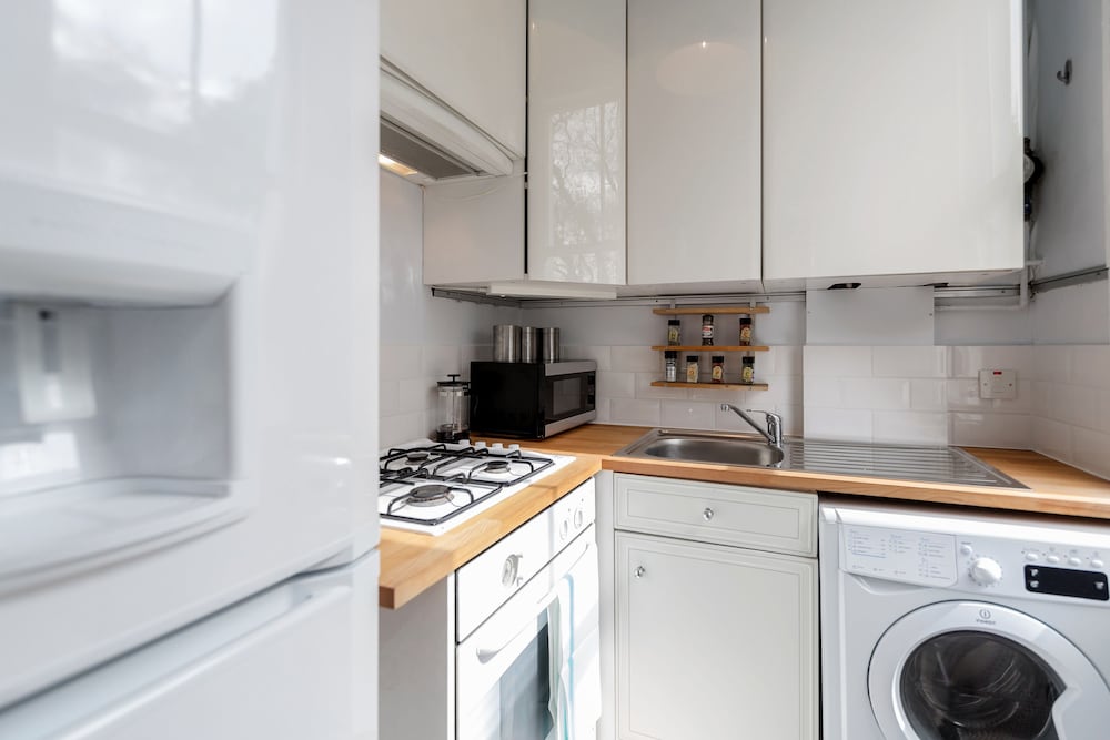 Фото Earls Court Apartments by BaseToGo