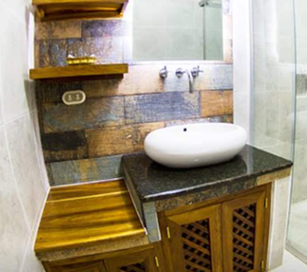 Фото Hotel Dos Mundos