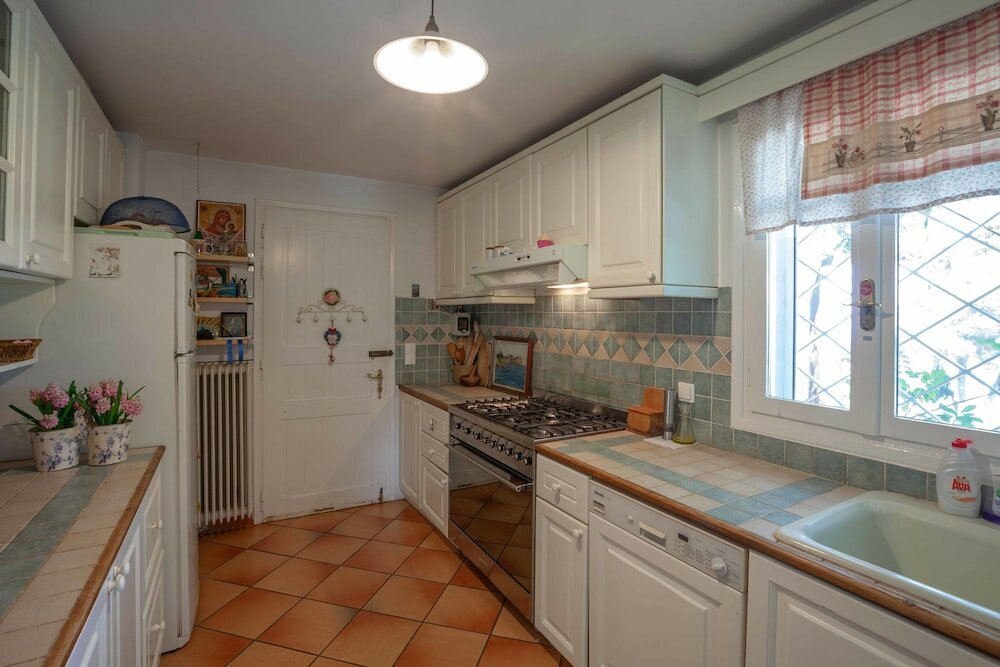 Фото Beautiful mini eco farmhouse