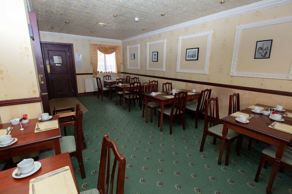 Фото The Riviera Hotel