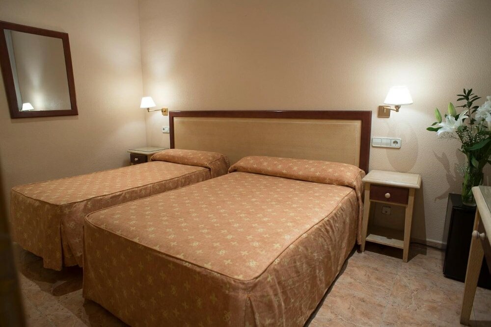 Фото Hostal Bianco