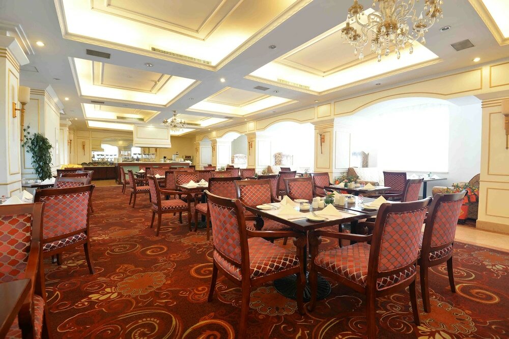 Фото Ming Wah Apartment Shenzhen