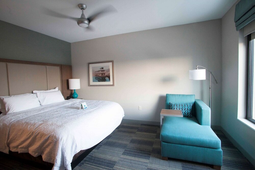 Фото Hampton Inn & Suites Downtown St. Paul