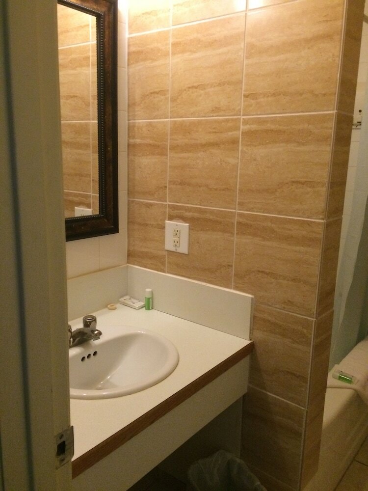 Фото Esterhazy Motor Hotel