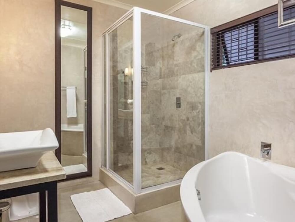 Фото The Loerie Hide