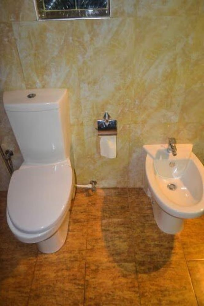 Фото Cinnamon Lake Inn