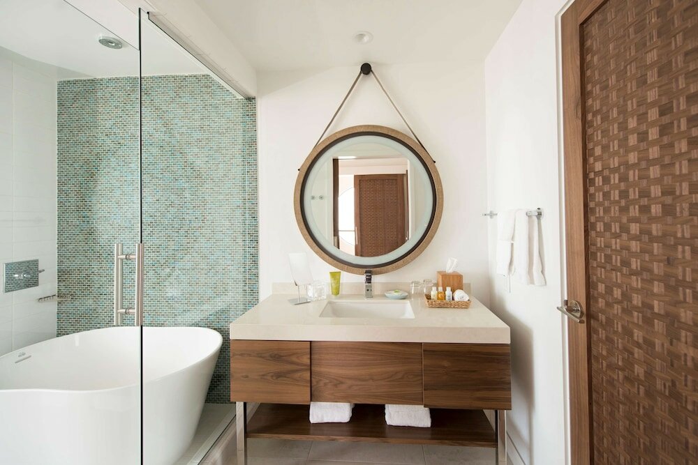 Фото Hyatt Centric Waikiki Beach