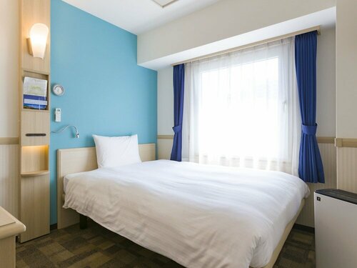 Гостиница Toyoko Inn Chiba Makuhari в Тибе