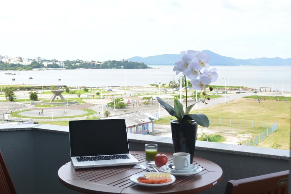 Фото Kennedy Slim Hotel