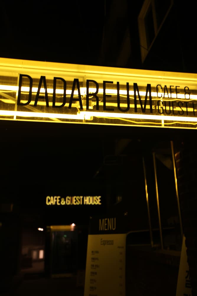 Фото Yeongdeungpo Dadareum Guest House