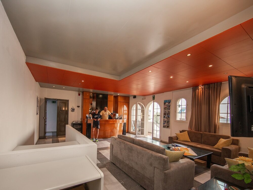 Фото Manias Hotel Apartments