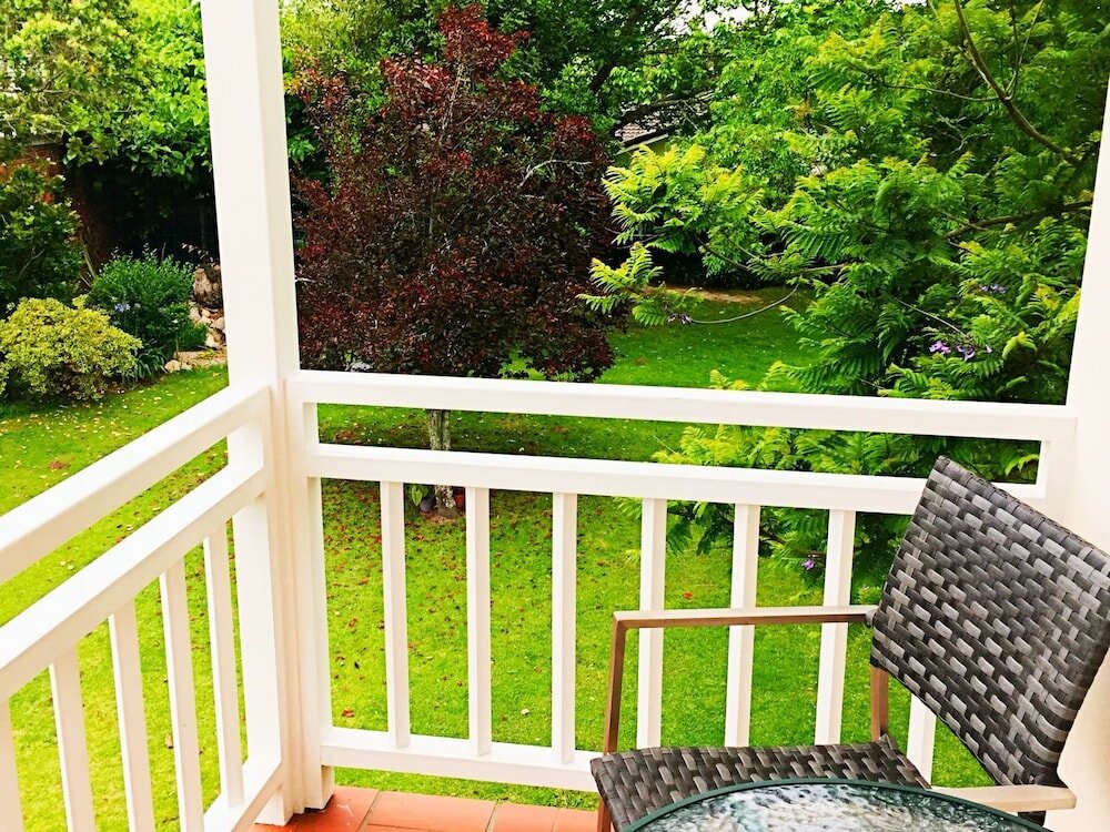 Фото No. 10 Caledon Street Guest House