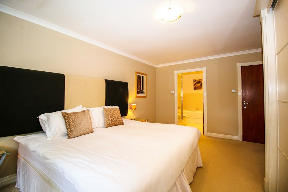 Фото Turnberry Apartments